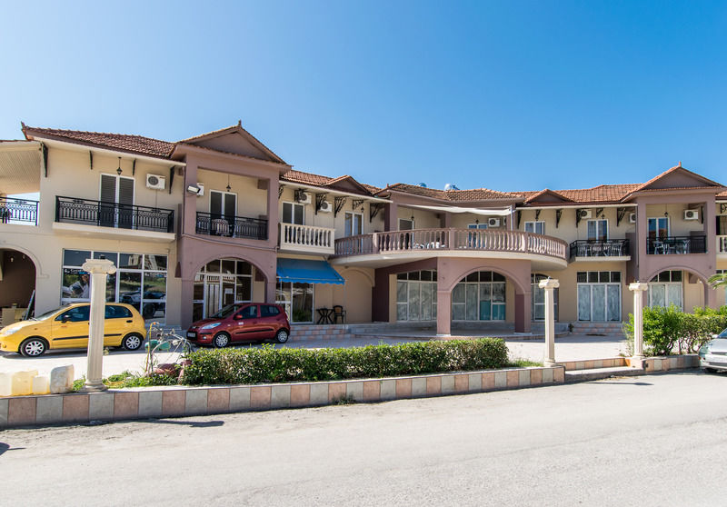 Zante Nest Studios & Apartments Аликанас Екстериор снимка