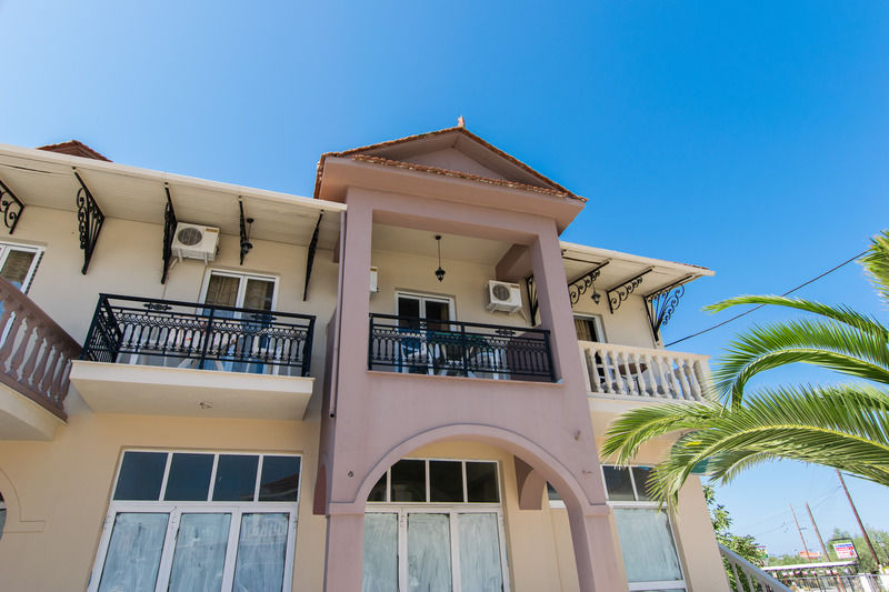 Zante Nest Studios & Apartments Аликанас Екстериор снимка